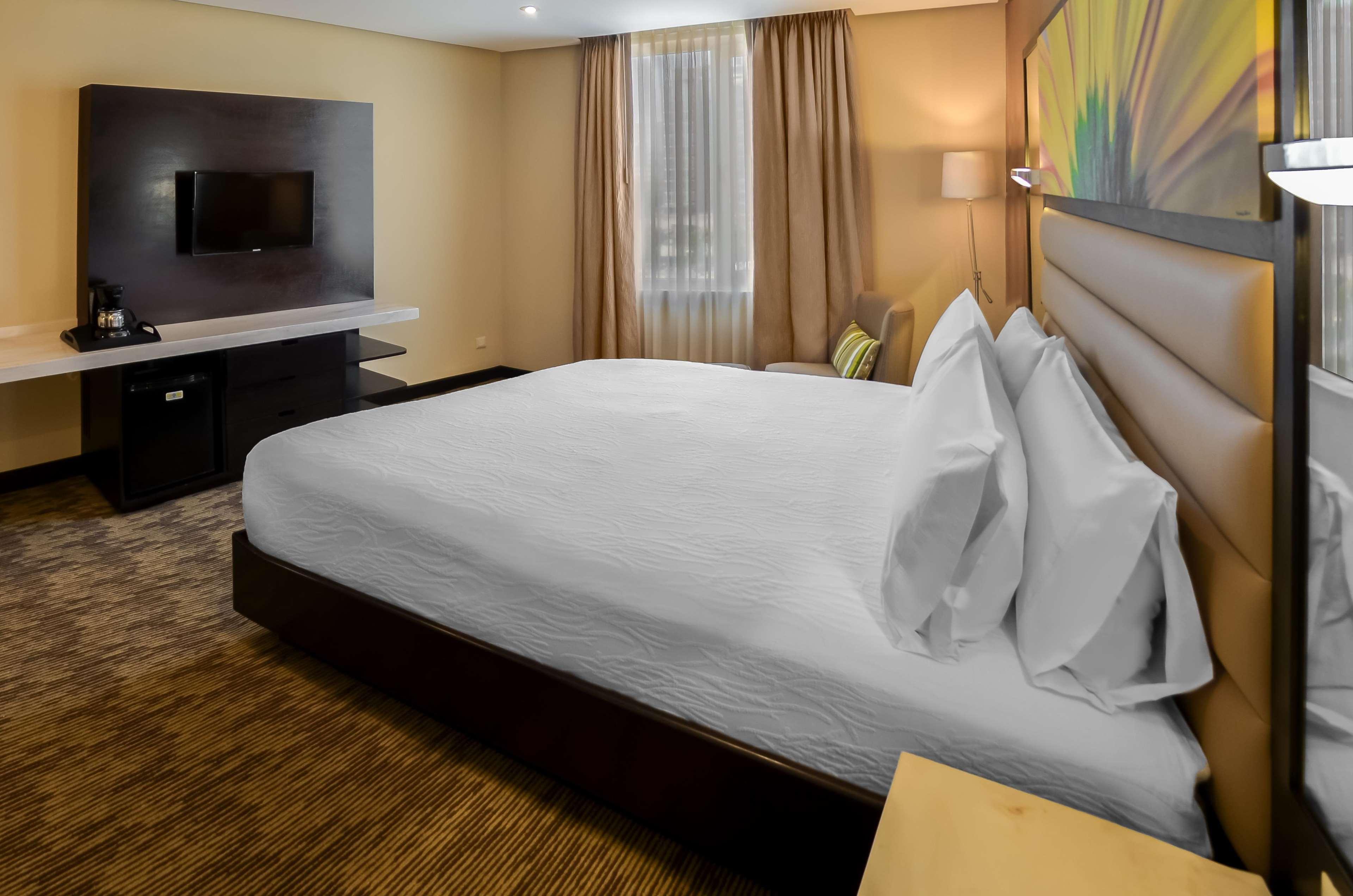 Hilton Garden Inn Guatemala City Exterior photo