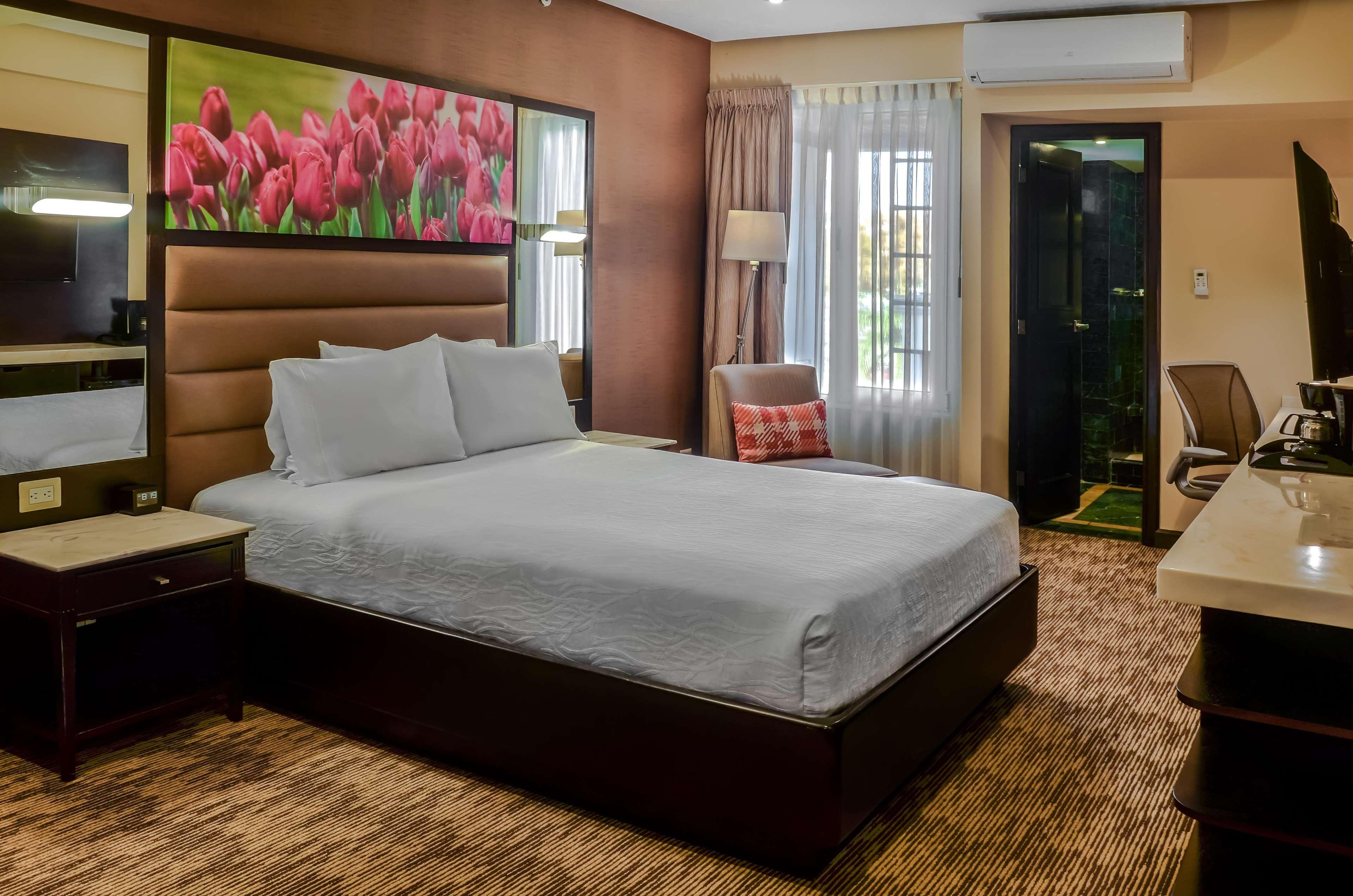 Hilton Garden Inn Guatemala City Exterior photo
